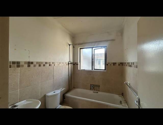 2 BEDROOM APARTMENT FOR SALE IN BRACKENHAM